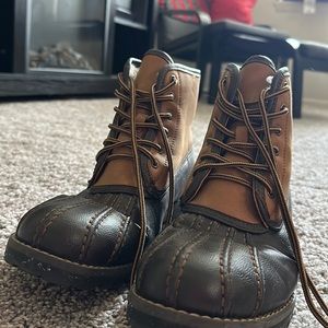 Preowned men’s Madden duck boots size 9.5